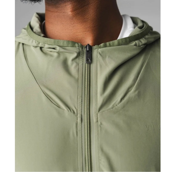 vitality prime windbreaker in matcha - Picture 9 of 12